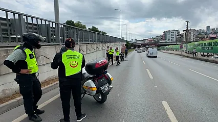 Samsun'da motosiklet devrildi: 2 yaralı