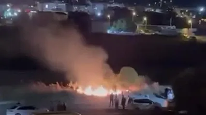 Susurluk'ta düğün eğlencesi yangınla sona erdi: Havai fişekler otları tutuşturdu