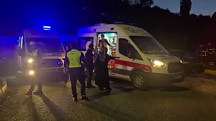 Zonguldak'ta otomobil ile hafif ticari araç kavşakta çarpıştı altı kişi yaralandı
