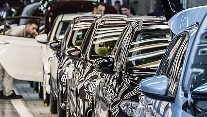 Otomotivde 5 ayın kabusu: Fiyatlar düştü krediler kapandı müşteri showroomlardan çekildi