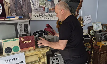 25 yılda binlerce antika biriktirdi