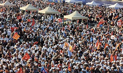 AK Parti'nin 25. yıl mitingine vatandaşlardan yoğun ilgi