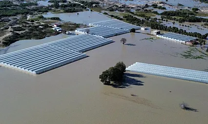 Antalya Kaş'ı sağanak vurdu