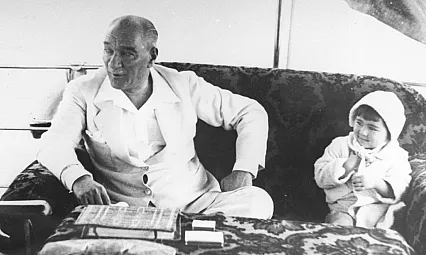 Atatürk'ün Manevi Kızı Ülkü Adatepe'nin Hayatı