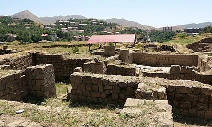 Bitlis Kalesi sırlarını ortaya çıkarıyor