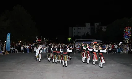 Çarşamba'da Uluslararası Halk Oyunları Festivali coşkusu