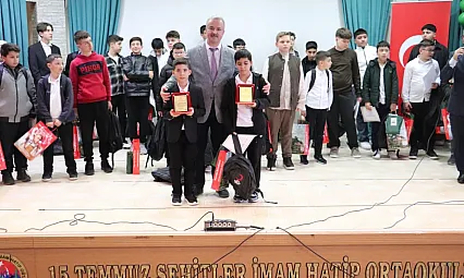 İstiklal Marşı'nı En Güzel Okuyan Öğrenci belli oldu