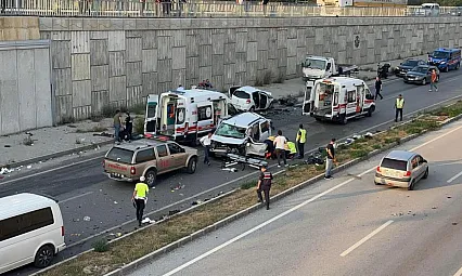 Kastamonu'da 3 araç birbirine girdi