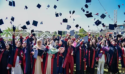 OMÜ'de Mezuniyet Gururu: 238 Öğrenci Diplomalarına Kavuştu