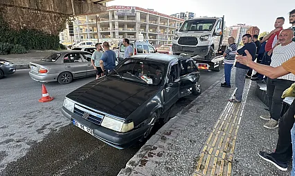 Samsun'da kavşakta otomobil ile kamyonet çarpıştı 1 yaralı