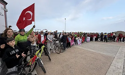 Samsun'da yüzlerce bisikletli Cumhuriyet için sürdü