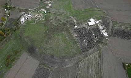 Tavşanlı Höyük'te 4 bin yıllık köpek pati izleri bulundu