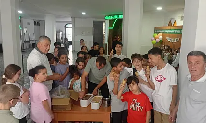 Yaz Kur'an kursu öğrencilerine dondurma sürprizi