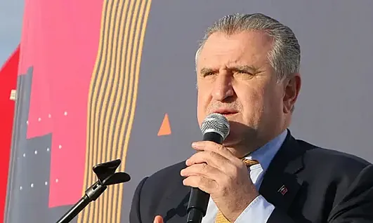 Bakan Bak, Gazi Koşusu'nu kazananı tebrik etti