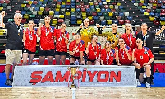 BUÜ Kadın Hentbol Takımı Türkiye şampiyonu oldu