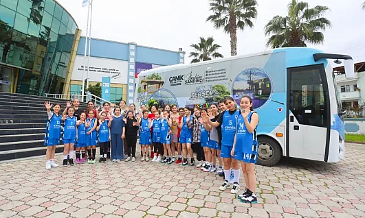 Canik'te çocuklar yaz spor okullarında geleceğe hazırlanıyor