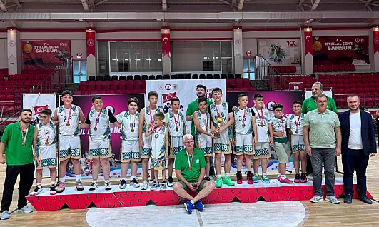 Çarşamba Gençlik Spor Kulübü U12 Ligi'nde şampiyon oldu