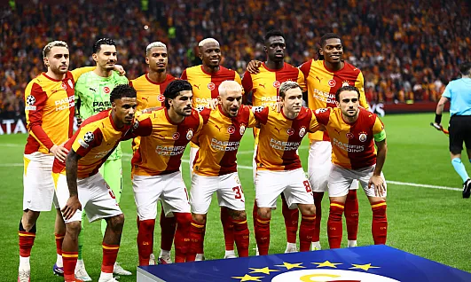 Galatasaray, Barcelona karşısına 3 değişiklikle çıktı