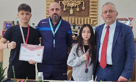 Tekkeköy Proje İmam Hatip'ten çifte gurur! Muay Thai'de il birinciliği ve ikinciliği geldi