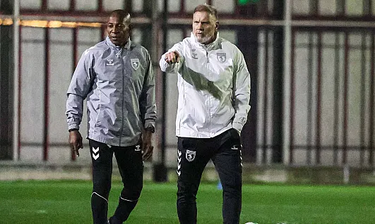 Thorsten Fink takımla buluştu ilk antrenmana çıktı