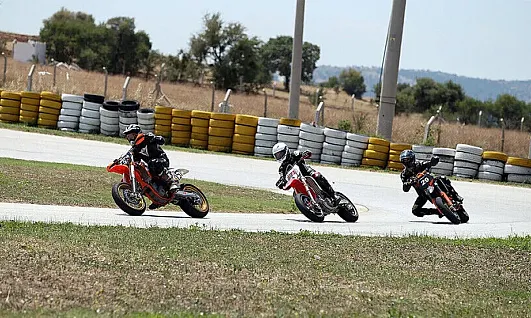 Türkiye Süpermoto ve Motomini Şampiyonası'nın 4. ayak yarışları Kocaeli'de başladı