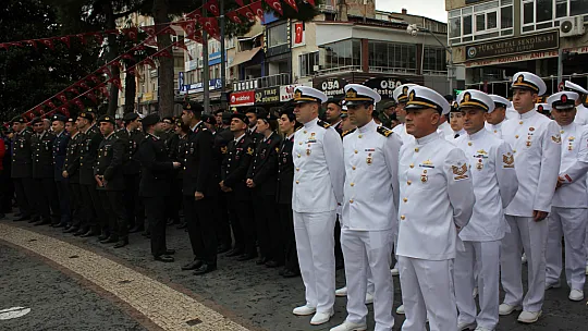 'Yokluk içinde istiklaline sahip çıkan bir millet'
