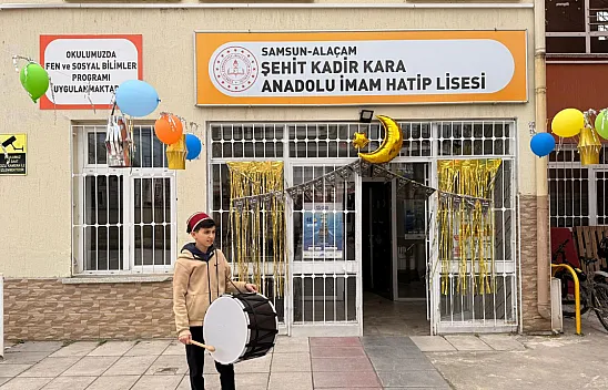 Alaçam'da okullar ramazan için süslendi