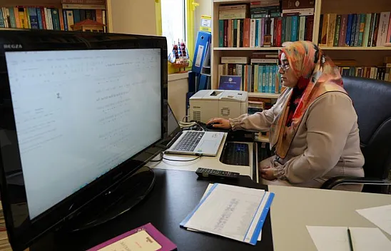 Başörtü engeline rağmen vazgeçmedi yüksek lisans mezunu oldu
