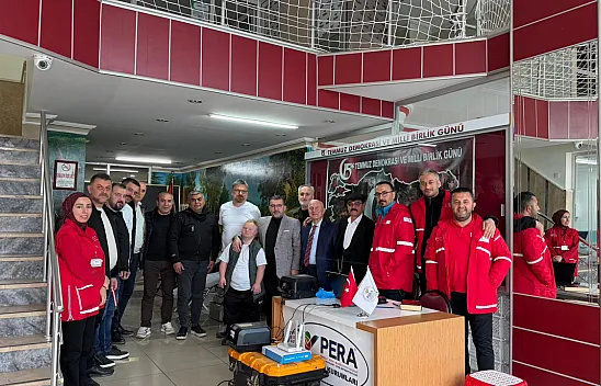 Dostluk Grubundan Kızılay'a kan bağışı