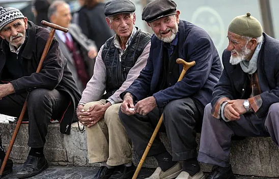 Emekli ve Memura Ek Zam Gelecek mi? Özgür Erdursun 'Gerçek Tarihi' Açıkladı!