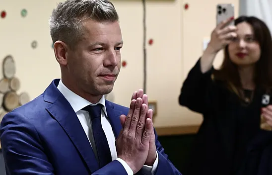 Macaristan'da sandıktan 'Değişim' çıktı: Orban devri kapandı