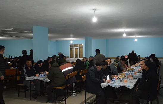 Samsun'da mahalle sakinleri iftarda bir araya geldi