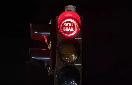 Samsun'da trafik ışıkları İsrail'e lanet okuyor