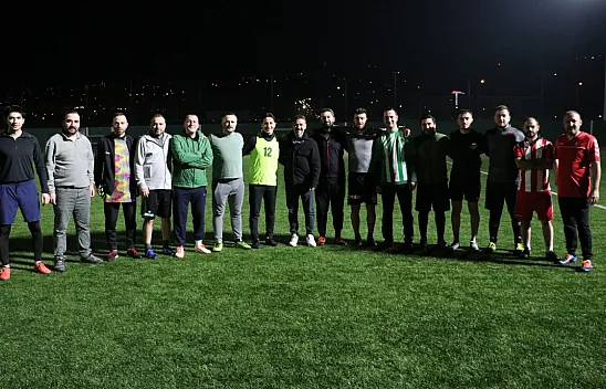 Samsunspor'un eski yıldızları bağımlılıkla mücadele için sahaya çıktı