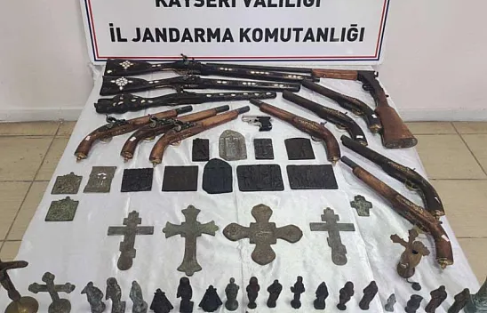 Tarihi eser kaçakçısı jandarmadan kaçamadı