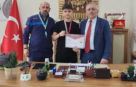 Tekkeköy'ün genç yeteneği Türkiye üçüncüsü oldu