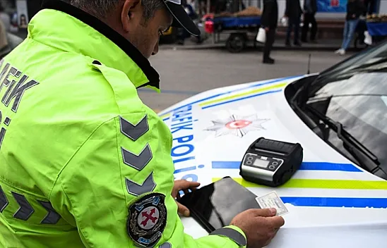 Trafikte yeni dönem başladı: Drift, makas ve kırmızı ışık ihlaline ağır cezalar