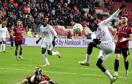 UEFA Konferans Ligi: Samsunspor: 0 - Shkendija: 0 (İlk yarı)