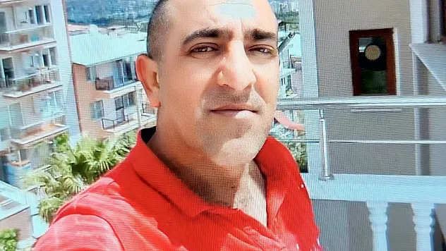 Ağaca çarpan kamyonetteki yolcu hayatını kaybetti