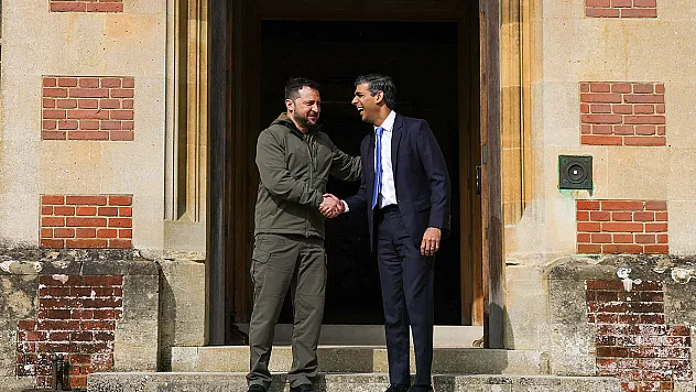 Zelensky, İngiltere Başbakanı Sunak ile görüştü