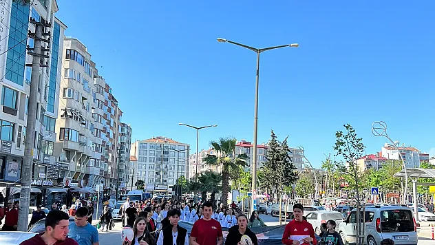 Bafra'da Gençlik Haftası yürüyüşü düzenlendi