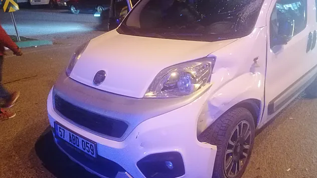 Samsun'da hafif ticari aracın çarptığı bisikletli yaralandı