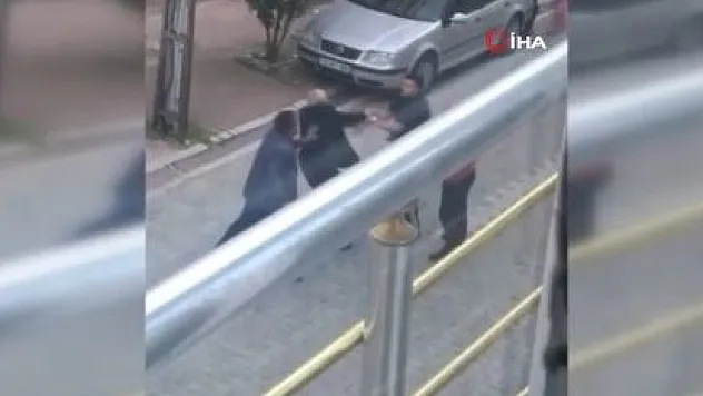 Park kavgasında sokak adeta boks ringine döndü