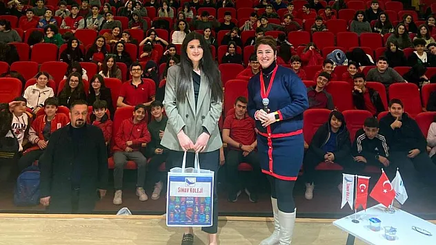 Sınav kaygısına yenilmemek için düzenli beslenme ve uyku önemli