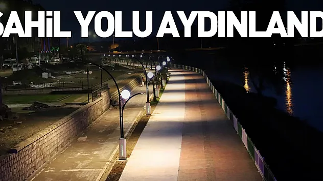 Sahil Yolu Aydınlandı