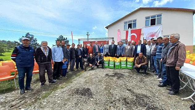 Çiftçilere 28 ton katı organik gübre dağıtıldı