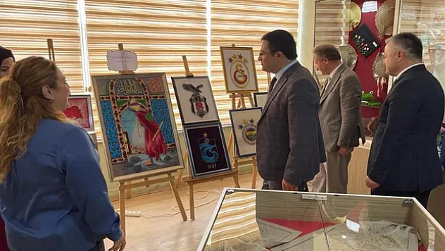 Alaçam'da yıl sonu sergisi