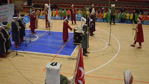 4-6 yaş Kur'an kurslarının 10. yılına mehterli kutlama