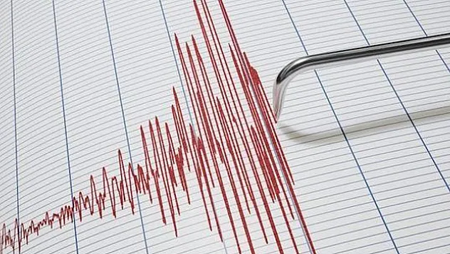 Elazığ'da depremzedeler için yapılan TOKİ konutunun ilk bloğu tamamlandı