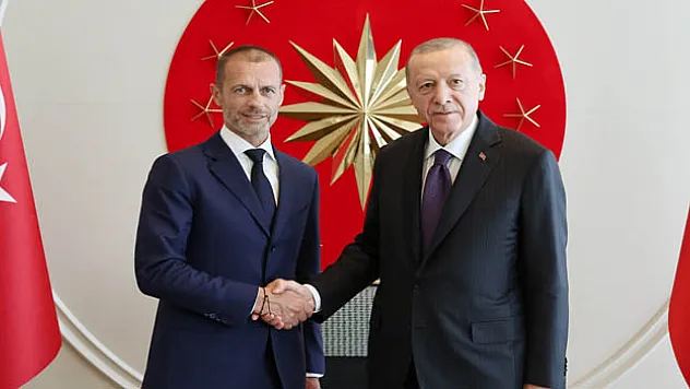 Cumhurbaşkanı Erdoğan UEFA Başkanı Aleksander Ceferin ile görüştü